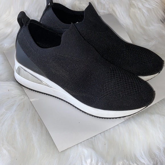 Used - Picture 4 of 7